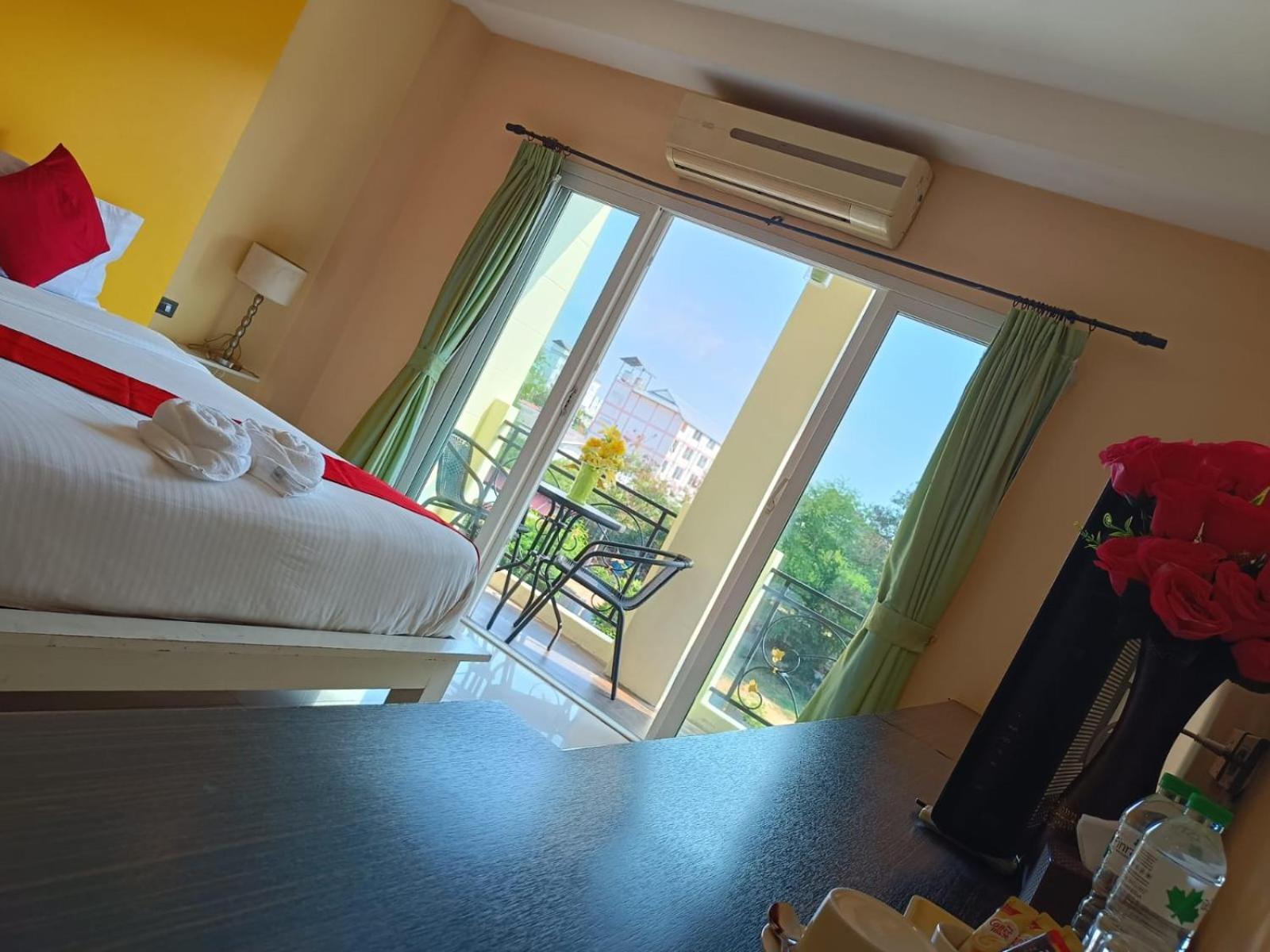Aura Inn Rooms パッタヤー エクステリア 写真