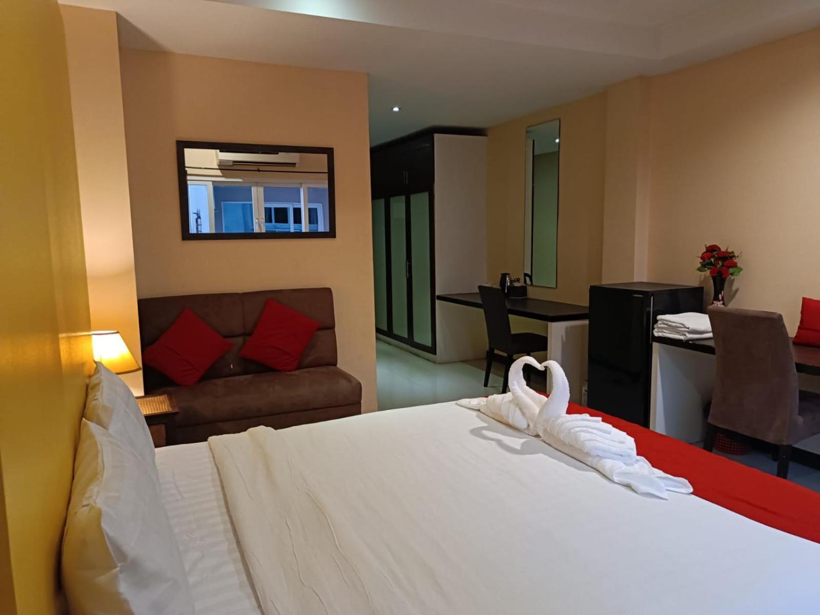 Aura Inn Rooms パッタヤー エクステリア 写真