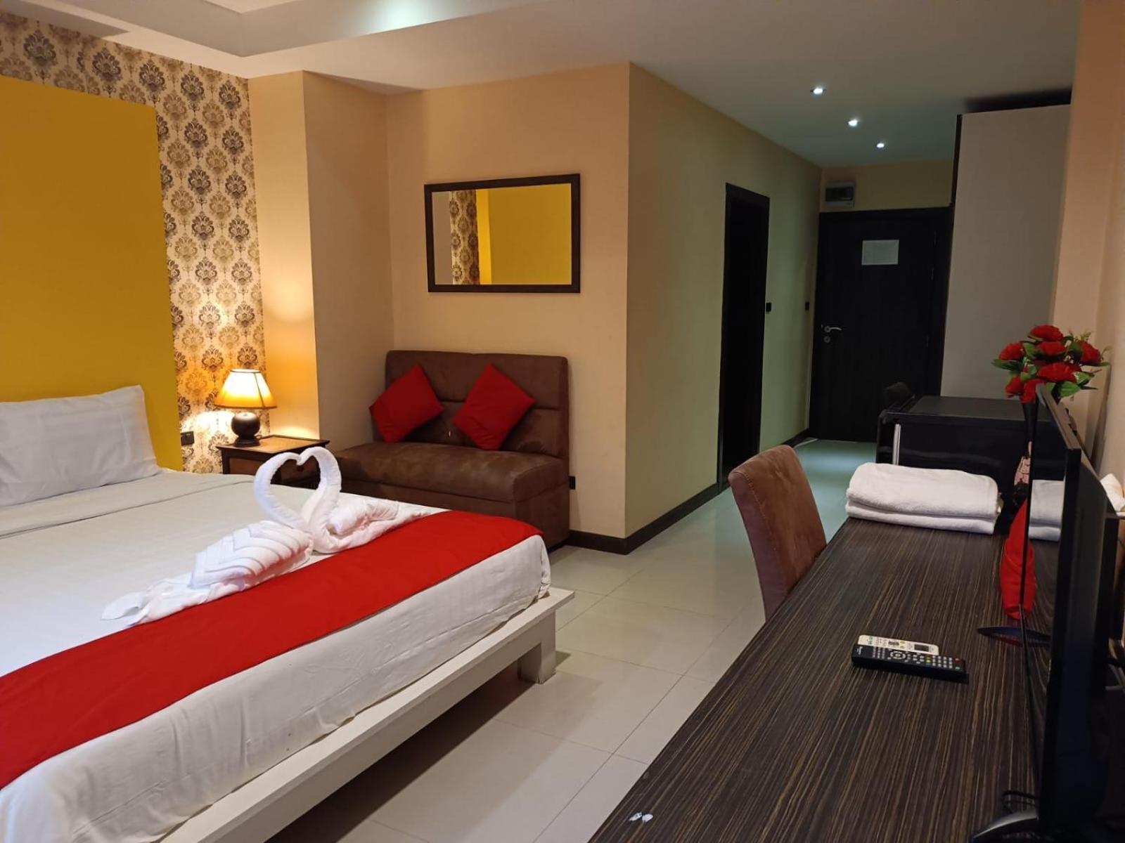 Aura Inn Rooms パッタヤー エクステリア 写真